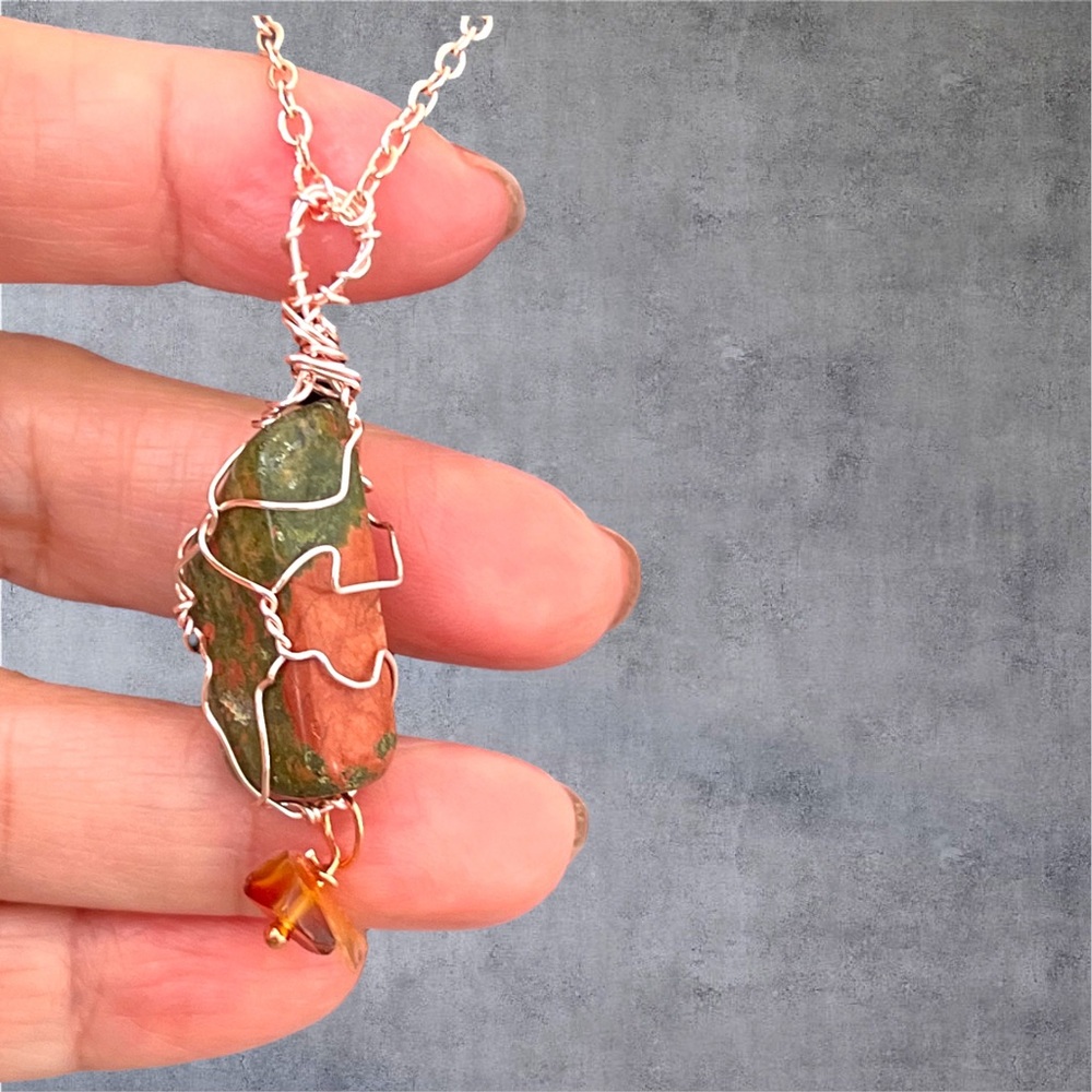 Rose gold plated natural stone pendant